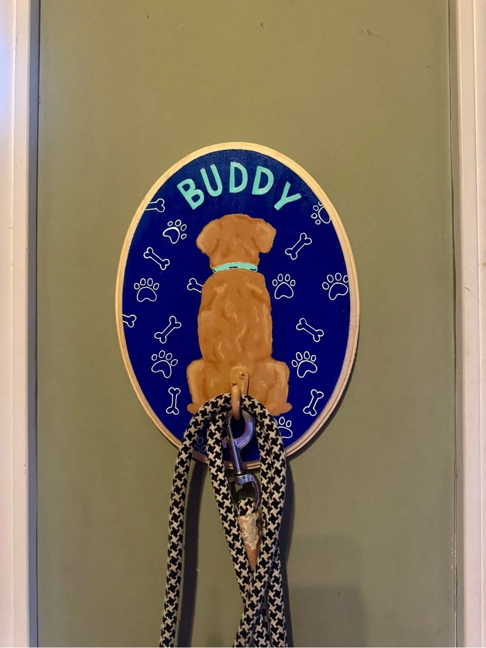 🐾 Custom Hand-Painted Pet Leash Holder & Portrait - Size Large (9in x 12in)🐾